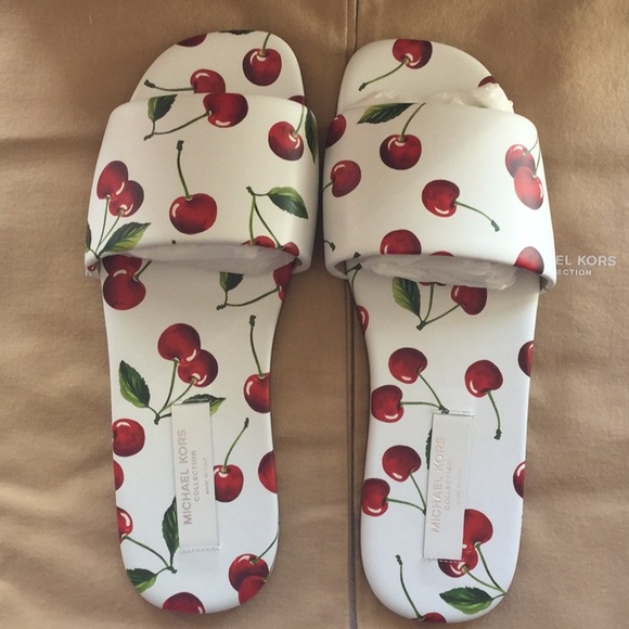 🍒MICHAEL KORS CHERRY SANDALS🍒 - Picture 4 of 16